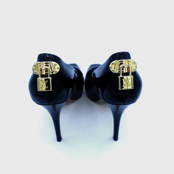 LOUIS VUITTON BLACK LEATHER HEELS OPEN-TOE WITH GOLD LOCK - Picture 4 of 4